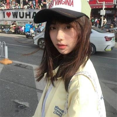 劳拉·马尔斯的眼睛